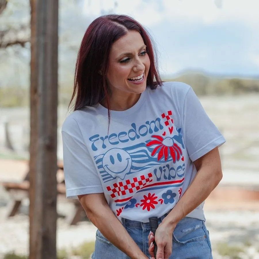 Women's Freedom Vibes Boyfriend Fit T-Shirt - White